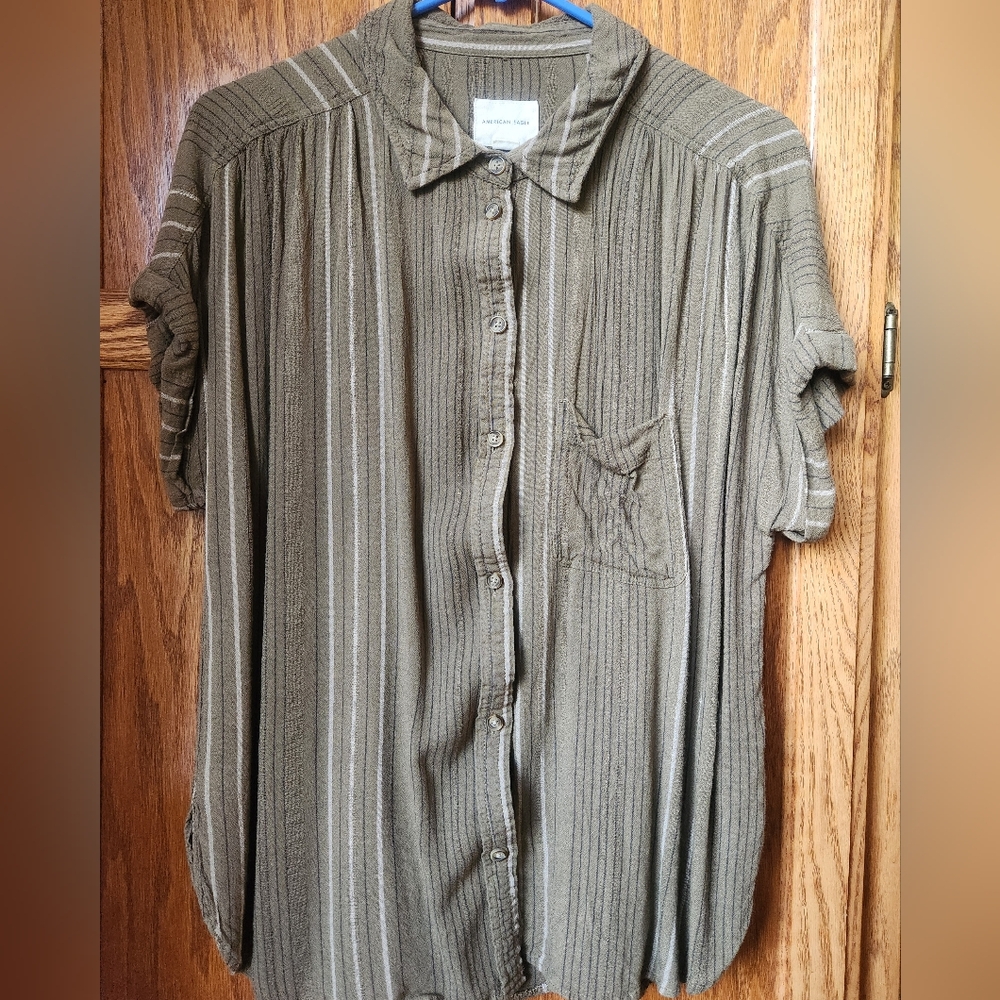 American Eagle Outfitters Olive Button Down Shirt